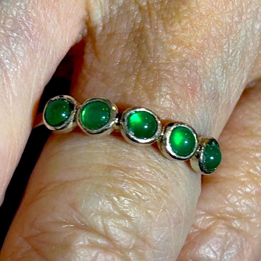 Silpada Green Gemstone Ring with Elegant Design and Silver Setting  size 8